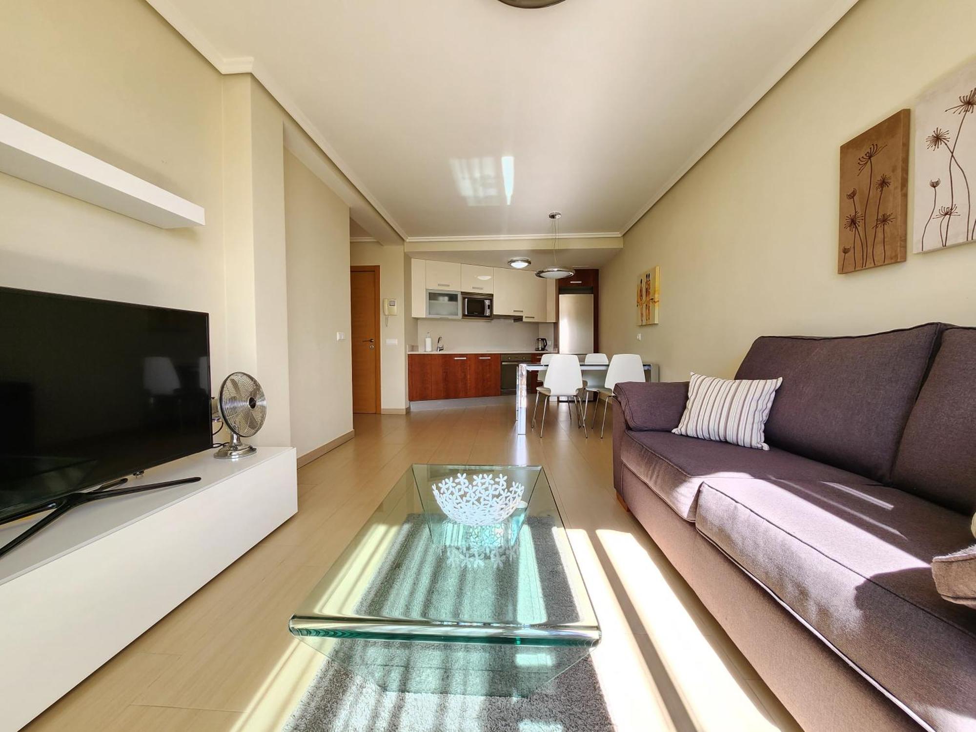 Spacious 2 Bedroom Flat In Playa De